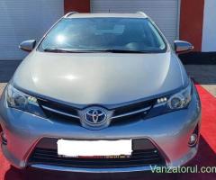Toyota auris combi hybrid