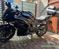Motocicleta Kawasaki ER-6F 2012 motor defect