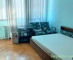 vand apartament 3 camere