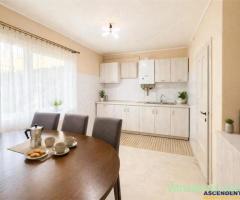 Nivel in casa cu 2 apartamente,145 mp utili+ teren 338mp, Gheorghe Doja