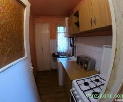 Ofer spre inchiriere in orasul Sibiu apartament de 35 mp si pret 200 Euro pe Luna.