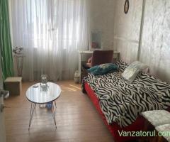 De vanzare Garsoniera etaj 3 Sagului