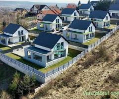 Vand casa cu 4 camere, 2 bai, suprafata utila 140 si teren 500 mp