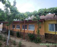VAND casa zona coiciu