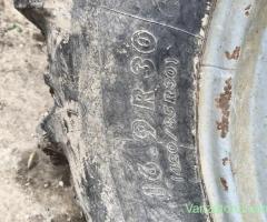 vand cauciucuri tractor cu genti sau separat