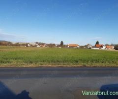 Teren construibil intravilan cu utilitati la drum asfaltat pozitionare buna central Lunca Calnicului