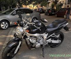Motocicleta Yamaha FZ6 - naked