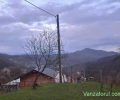 Teren + casă bătrânească la munte judet Vâlcea