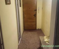Vand 2 camere etaj 2 cu potential, Aradului!