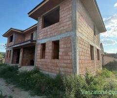 MT253 Duplex la rosu, 4 camere, Sanandrei, la asfalt