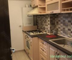 Închiriez apartament cu 2 camere