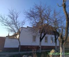 Casa de vânzare