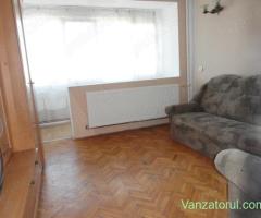 Apartament 2 camere decomandat, etaj intermediar, zona Romanilor, centrala pe gaz