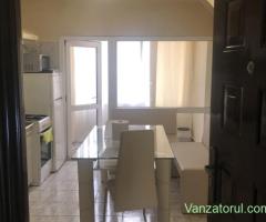 Vind apartament 2 camere decomandat ultracentral