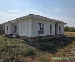 PROPRIETAR vand casa parter mosnita