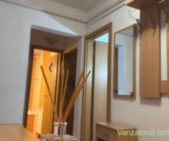 Apartament spatios cu 3 camere decomandate, fiecare cu balcon