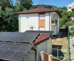 Casa deosebita cu garaj termoizolat, fotovoltaice cu baterii 10Kw