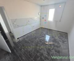 Apartament cu o camera. Bucatarie foarte mare.
