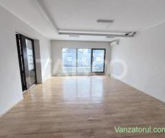Cladire de birouri cu spatiu comercial la parter si 6 locuri parcare