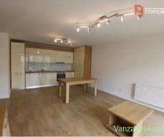 Apartament cu 3 camere, etaj 1 de vanzare, zona Girocului