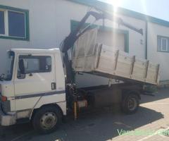 Nissan L 70 cu macara