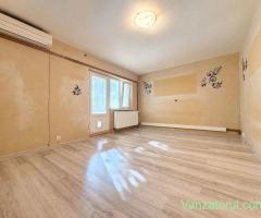 3 camere decomandat, etaj 1, centrală proprie, 2 balcoane + logie