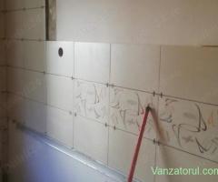 executam lucrări interior