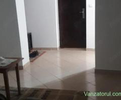 Vând casă în Saucesti.Schineni stradal