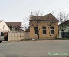 Casa solida din caramida in Parneava, teren 720 mp