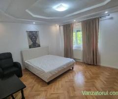 Proprietar inchiriez apartament cu 2 camere langa parc