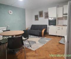 apartament 2 camere la casa cu parcare in curte