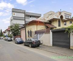 Casă / Vilă cu 7 camere de vânzare în zona Parcul Circului