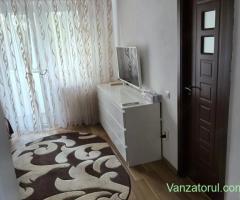 Vand garsoniera mobilata si utilata