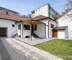 De vânzare casă individuală renovată | Curte proprie | Zona Abator