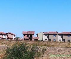 Vând parcela intravilan 600mp pentru locuințe (duplex) Săcălaz in spate la Primavera