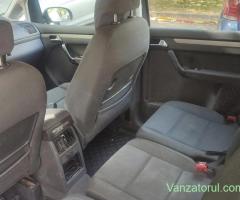 vând Volkswagen Touran 7 locuri motor de 1 9 dizel an 2005