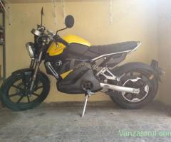 Vand motocicleta Super Soco