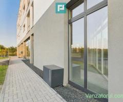 Spațiu comercial 178 mp + 5 parcări, Zona Aradului