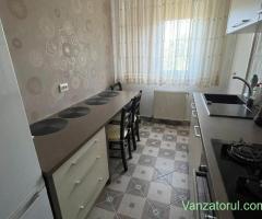 Vand Aartament de 3 camere mobilat pe Bld. Oituz in Onesti