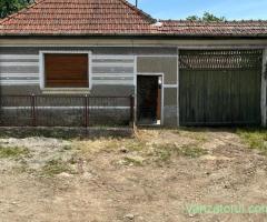 Casă curte si grădină loc Persani