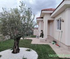 Casa individuala - curte amenajata - finisaje premium