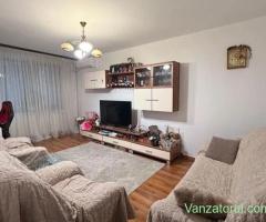 De inchiriat apartament 3 camere decomandat