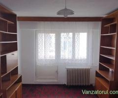 Ofer spre închiriere termen lung apartament 2 camere decomandate Șos.Panduri ( vis-a-vis Spitalul Pa