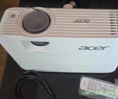 vand videopriector Acer 1080P