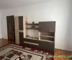 Inchiriez Apartament 3 camere decomandat