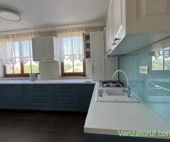 Apartament Deosebit 3 Dormitoare 2 Bai 2 Locuri de Parcare Centrala Proprie Zona Giroc
