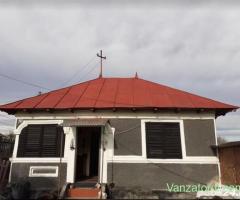Casa si teren de vanzare in Pucioasa, Dambovita, B-dul trandafirilor, bulevard principal. 40500 Euro
