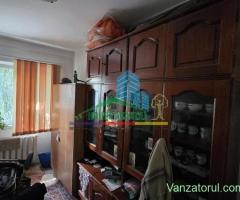 Apartament 3 camere la etajul 1 – Zonă Comisariat