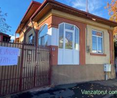 Oportunitate! Casă Individuală pe Calea Domnească Zonă Excelentă, Curte Privată