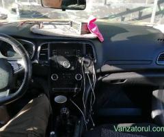 Taxi de vânzare.